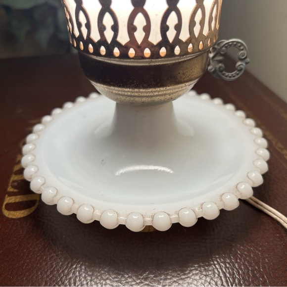 Vintage Milk Glass Lamps Yellow Roses Handpainted Ruffled Hobnail - Picture 10 of 11